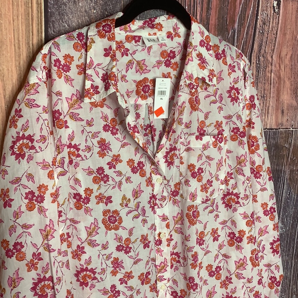 GAP Women’s Floral Button Down Shirt - Picture 4 of 4